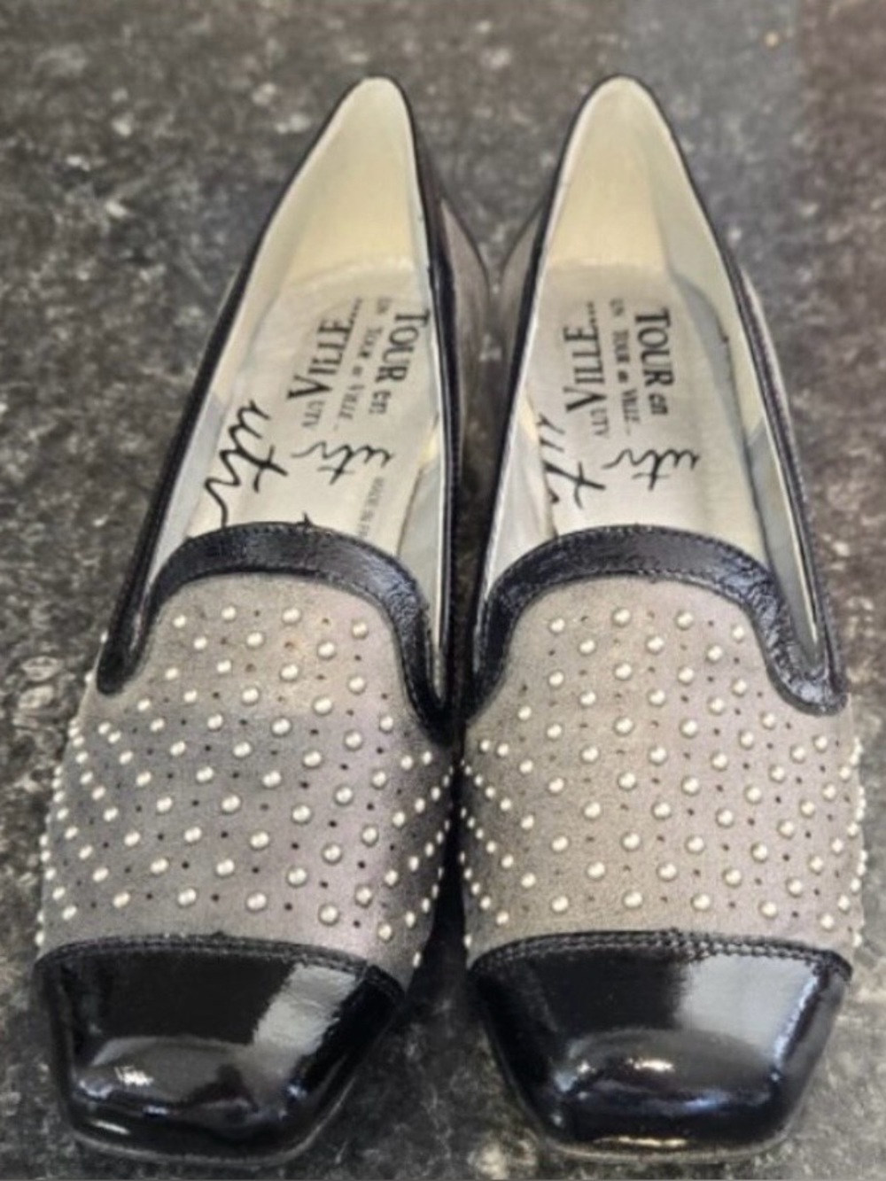 UN TOUR EN VILLE Loafer Black Grey Leather Metallic Studs NWOT Sz 38 7.5
